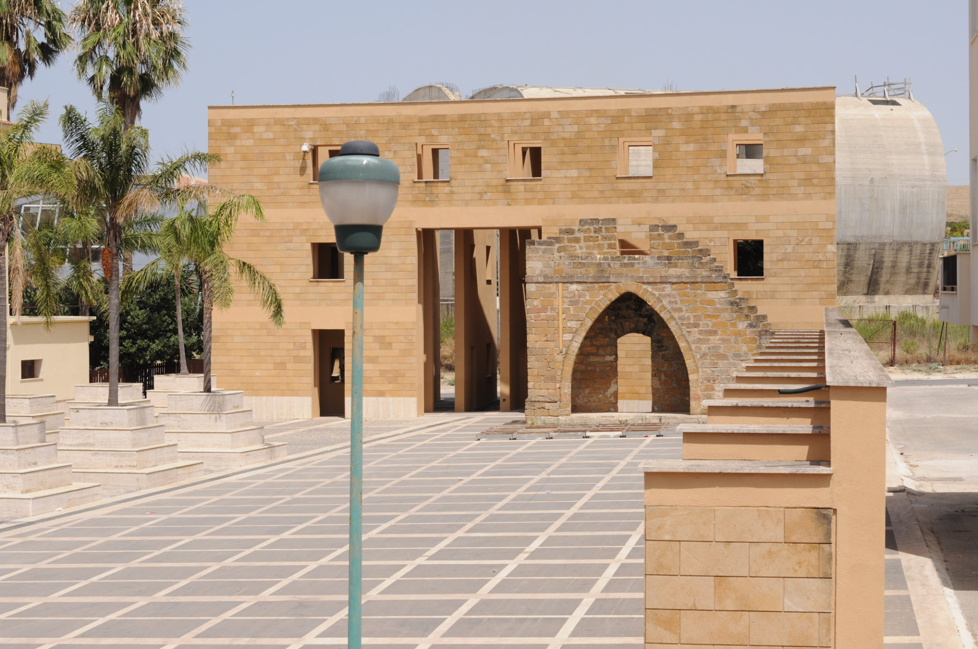 Social Life Triumphs in Sicily’s Empty Utopian Artscape