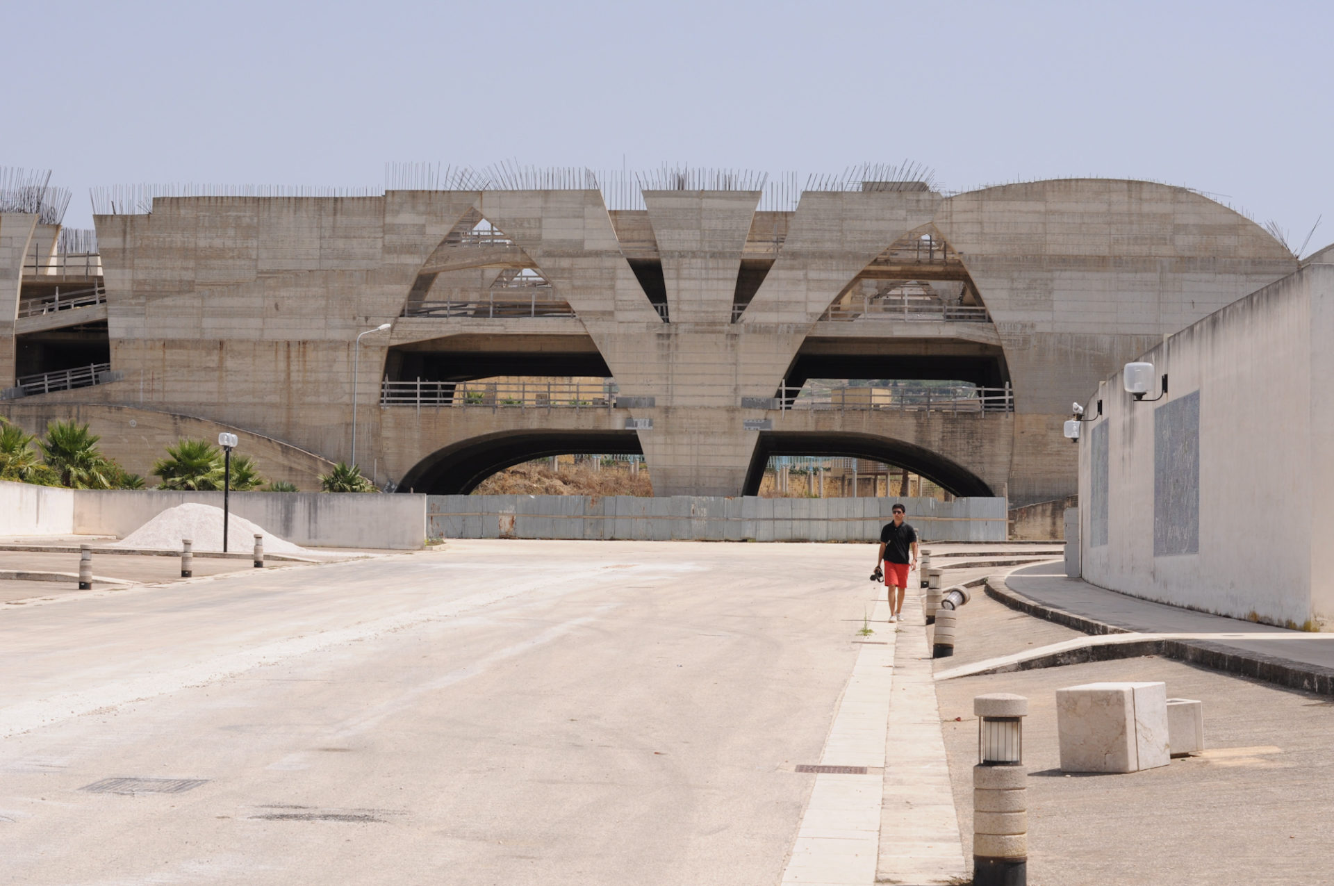 Social Life Triumphs in Sicily’s Empty Utopian Artscape