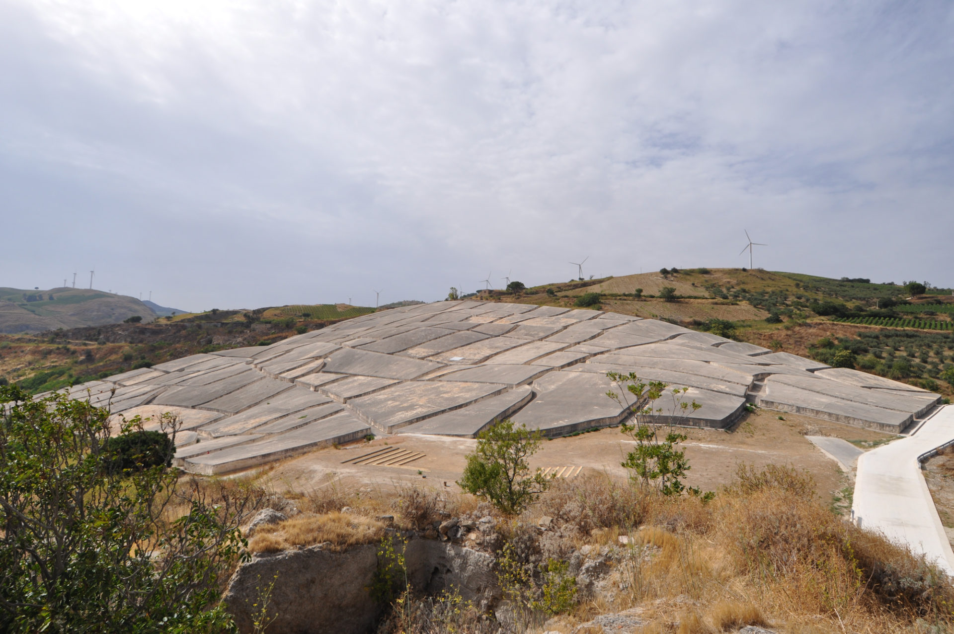 Social Life Triumphs in Sicily’s Empty Utopian Artscape