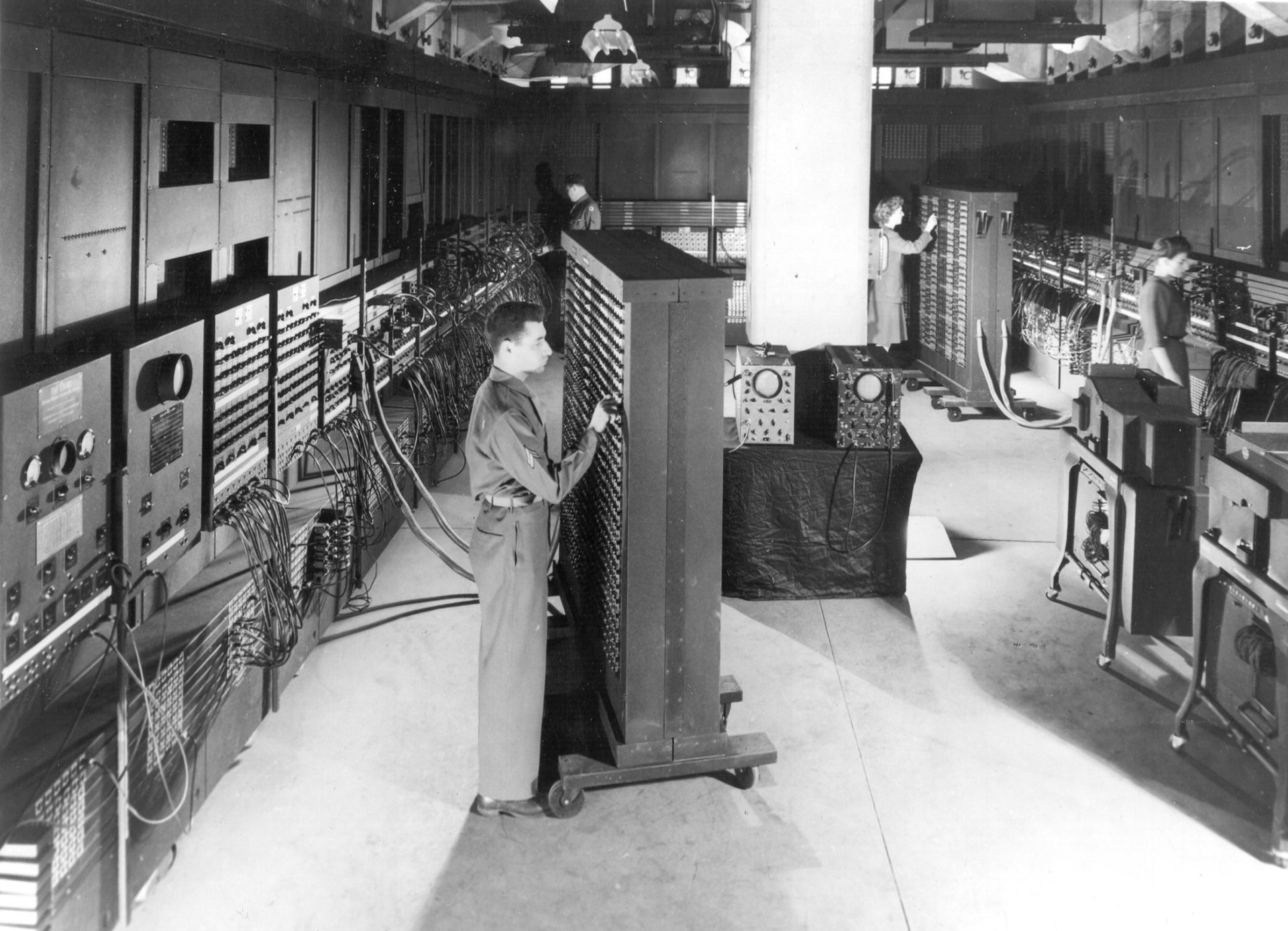 Failover Architectures: the Infrastructural Excess of the Data Centre Industry