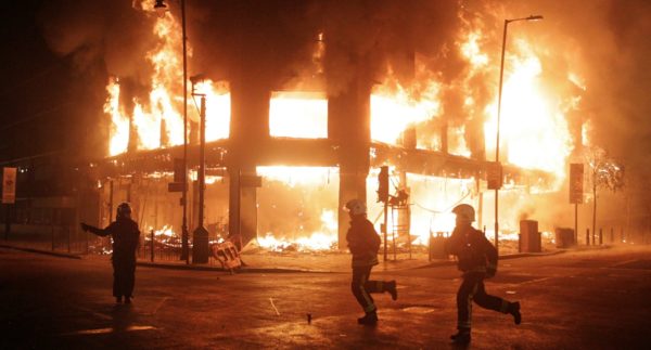 riots_15