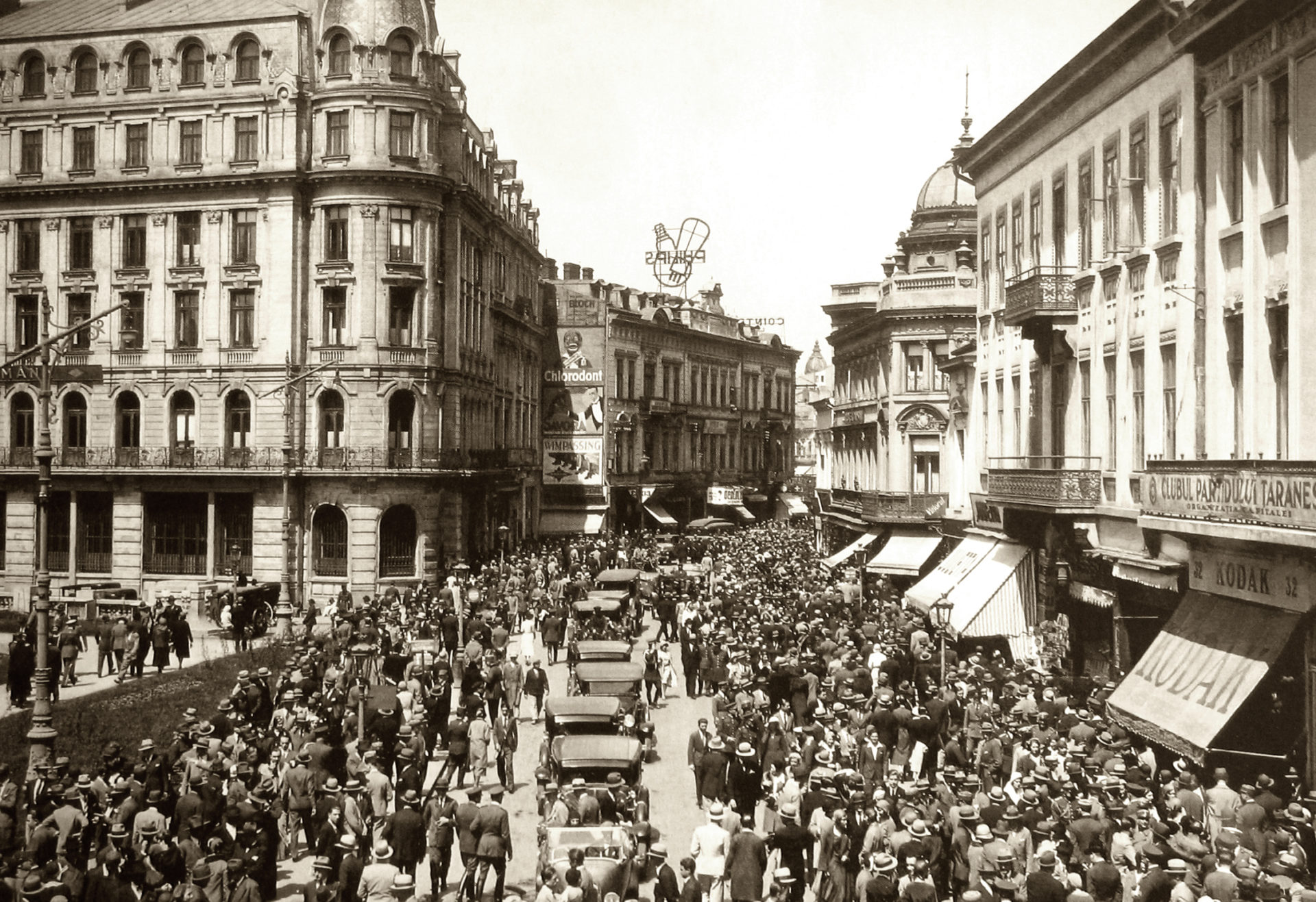 Privatized Publicness: Post-Communist Public Space in Bucharest